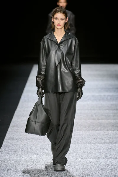 Look 70